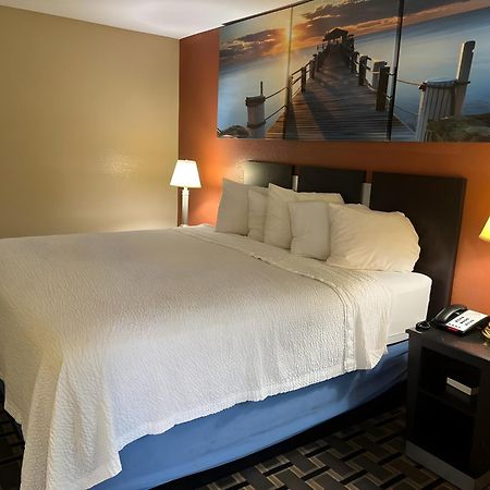 Days Inn & Suites By Wyndham Pine Bluff Buitenkant foto