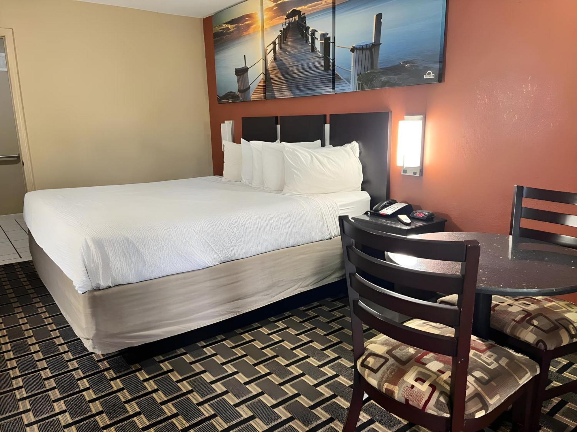 Days Inn & Suites By Wyndham Pine Bluff Buitenkant foto
