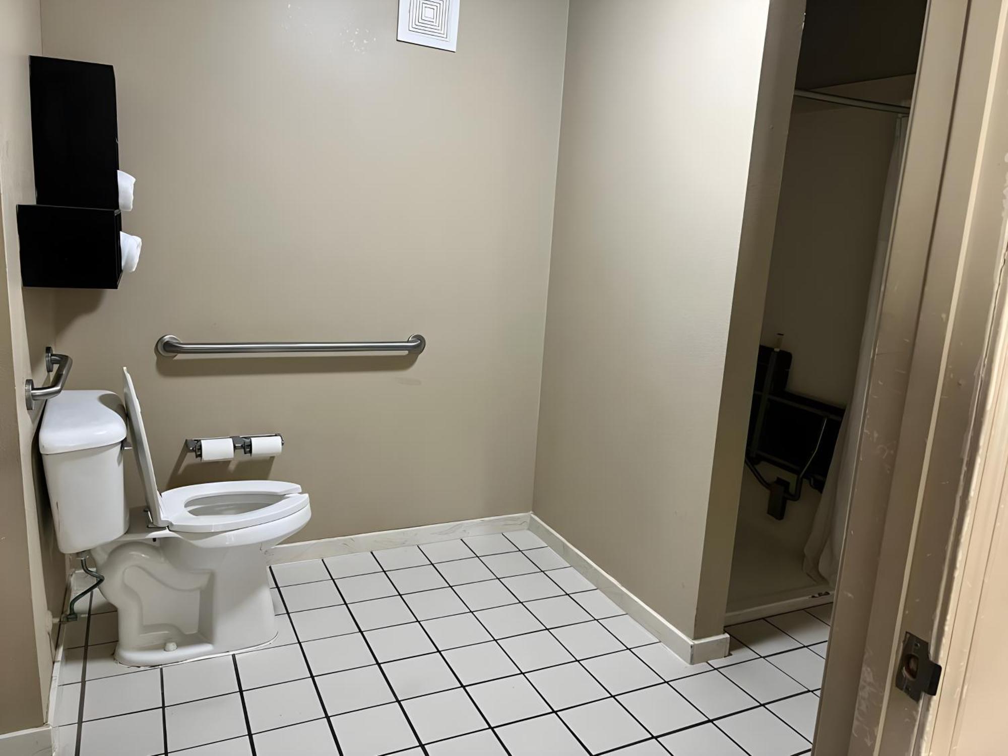 Days Inn & Suites By Wyndham Pine Bluff Buitenkant foto