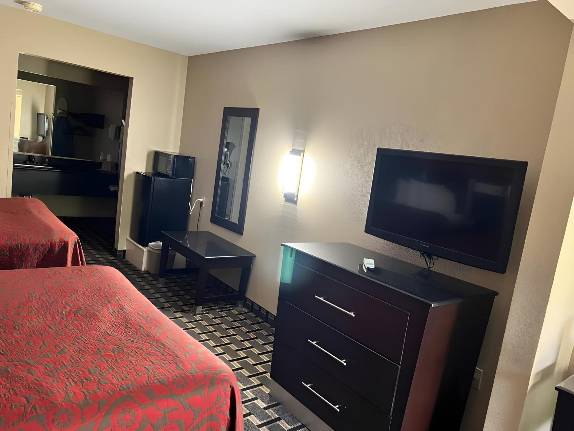 Days Inn & Suites By Wyndham Pine Bluff Buitenkant foto