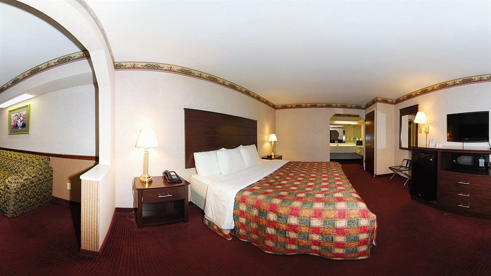 Days Inn & Suites By Wyndham Pine Bluff Buitenkant foto